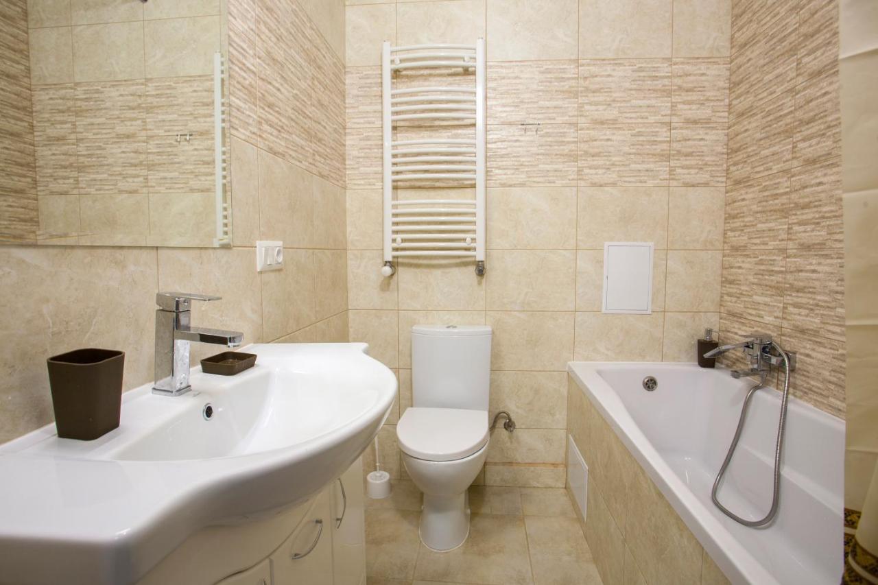 Apartment In Center Premium Ivano-Frankivsk Exterior photo